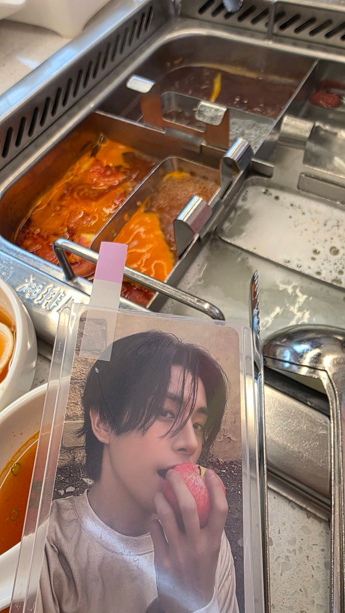 jjong_270's tweet photo. 하이디라오 왔어욥 https://t.co/w0DoOF7cFL