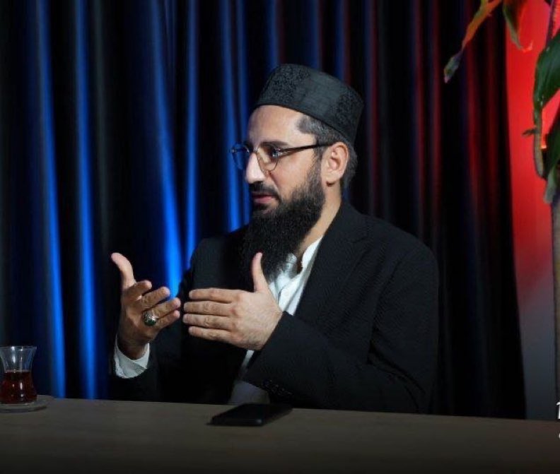 dailyafganistan's tweet photo. İbrahim Kaya Hoca:

"Türkiye'de diziler, zinaya teşvik eden online kurslardır. Fuhuş vadisidirler." https://t.co/eh6Mywdiqf