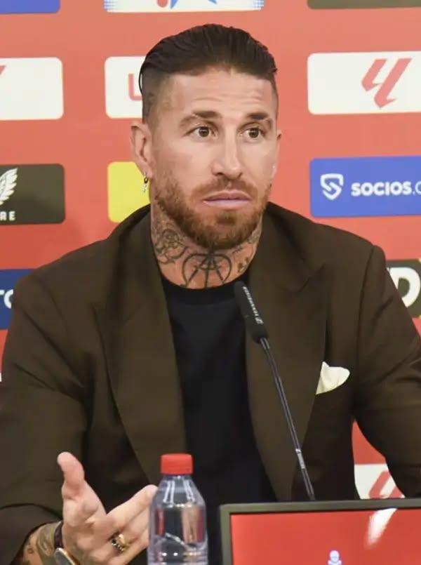 basketballpiec's tweet photo. 🚨🗣️ New: Sergio Ramos on Messi

Sergio Ramos expressed his heartfelt condolences to Lionel Messi following the loss of his father.

 In his message, Ramos offered Messi and his family words of comfort, strength, and support during the difficult period, acknowledging the deep pain that comes with losing a parent.

 He also expressed hope that Messi would find peace and strength in the memories and legacy his father left behind.