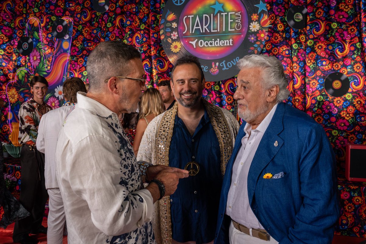 PlacidoDomingo's tweet photo. Gracias @sandrastarlite @StarliteFest #fundacionstarlite https://t.co/jsgmuRZc3B