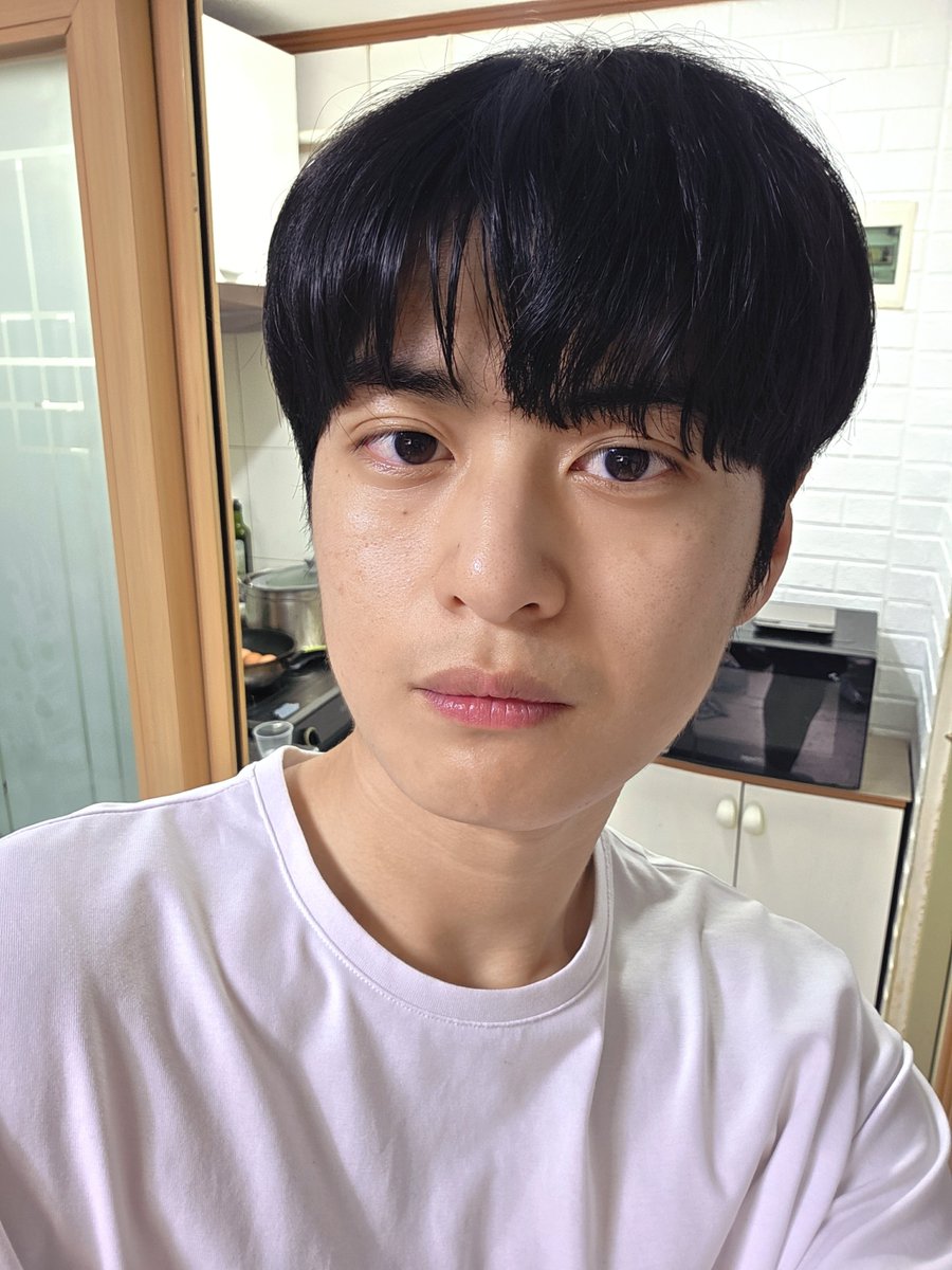 6f5wwl's tweet photo. 사진 업뎃 
25살 틀딱이랑 친구할 사람.. 나이 신경안씀..
#트친소_𝕏친소 #일상계_𝕏친소 #정병계_𝕏친소 #오타쿠_𝕏친소 https://t.co/7j6yJ0a8Fq