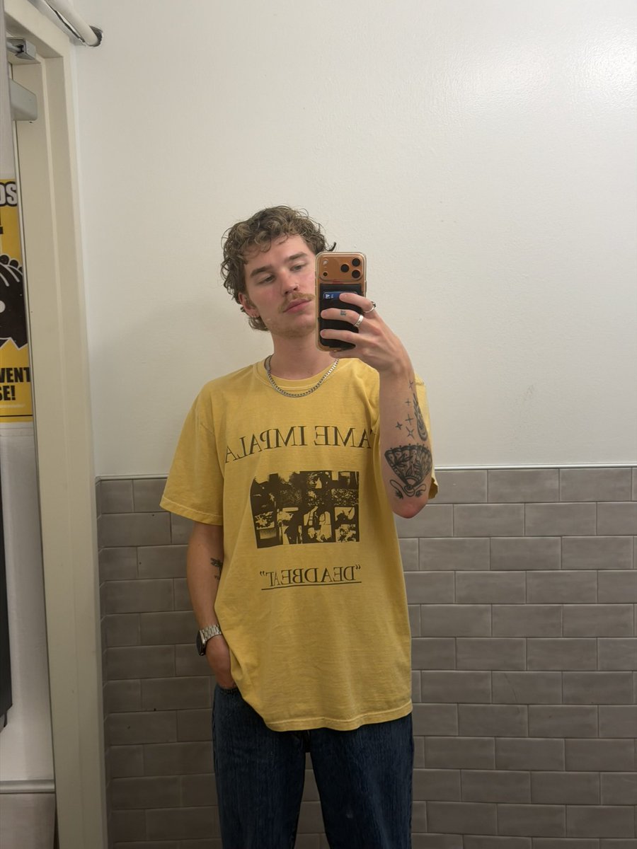 slowdownri's tweet photo. Obsessed with the color yellow recently https://t.co/WqZmvfzgDP