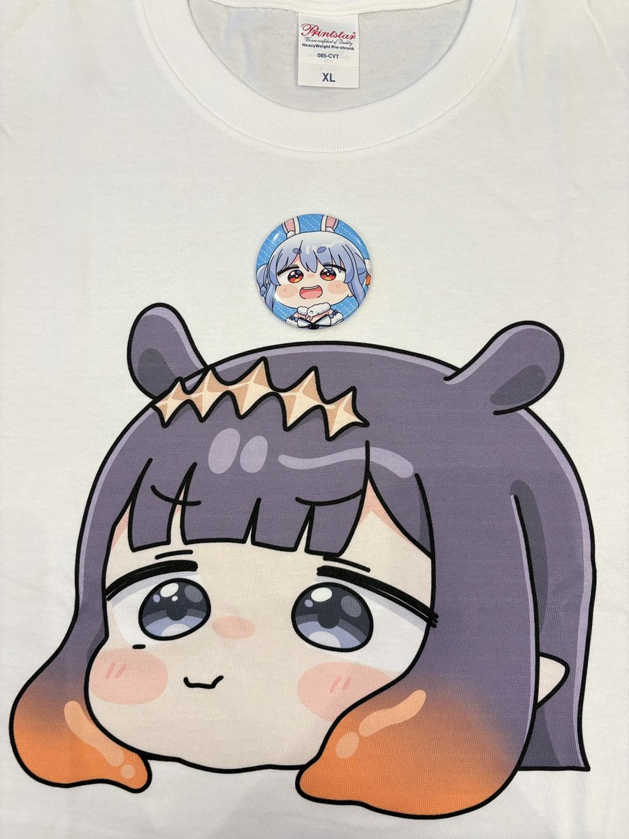 mochimikoo's tweet photo. でかいなTとぺこバッジ👼🌼 https://t.co/ambulyT177