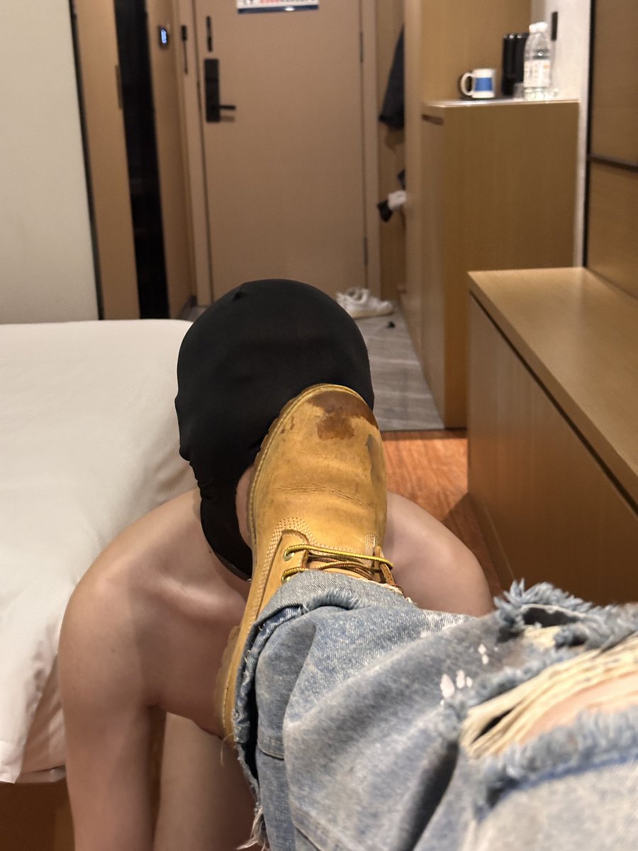 Zezzzzwh's tweet photo. 有没有狗 https://t.co/JpDBDPI9Bw