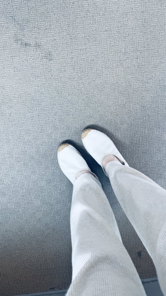 appple897's tweet photo. 继续暑假 https://t.co/SYOsLqfRRj