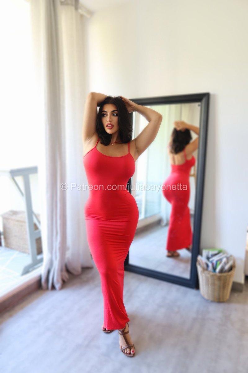 JuliaBayoGoon's tweet photo. Où sont mes soumis aujourd’hui ? 👑 Je veux voir qui mérite l’attention de la reine… 😈 https://t.co/rGoNfYM5aK