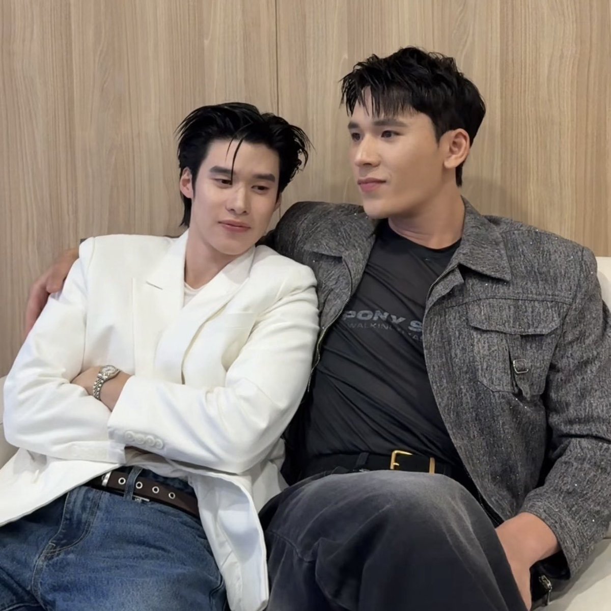 Sasiwimolsb's tweet photo. คิดถึงมากกๆๆๆๆ คิดถึงจริงๆนะเพิร์ลพีค

😭😭😭😭😭😭😭😭😭😭😭😭😭

@peakpeemapol 🐰
@pearlpooo  🐶
 
#peakpeemapol #pearlpooo
#PearlPeak #เพิร์ลพีค https://t.co/RGVhuNObx4