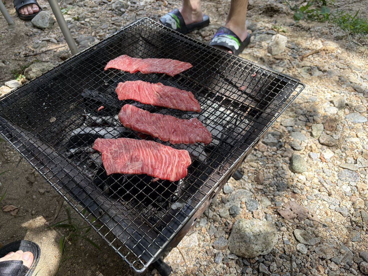 aniaso2's tweet photo. そういえば毎年恒例のバーベキュー https://t.co/meLcBZlIib