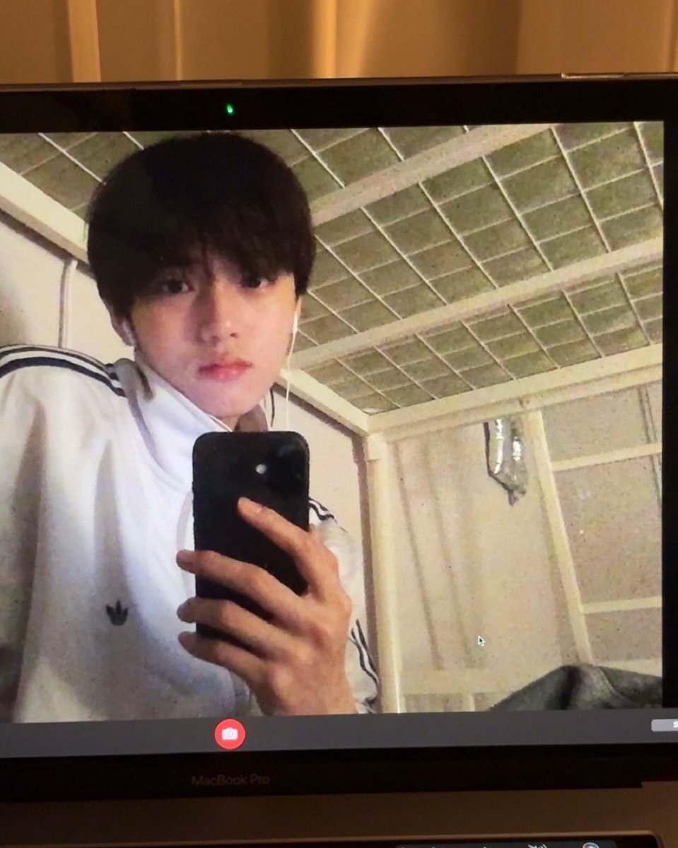 zdiluv's tweet photo. 풀네임 장규현오빠 https://t.co/4A2goaCeaI