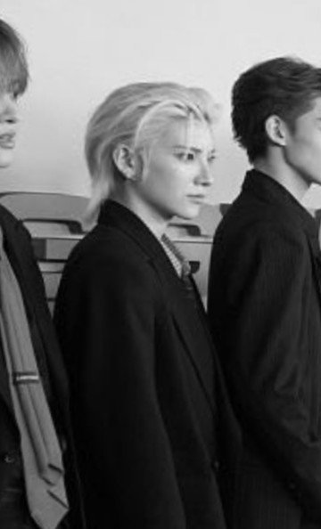 kuromiyuma's tweet photo. the 90s Hollywood scene would foam at the mouth for him https://t.co/XGw3ppsBgA