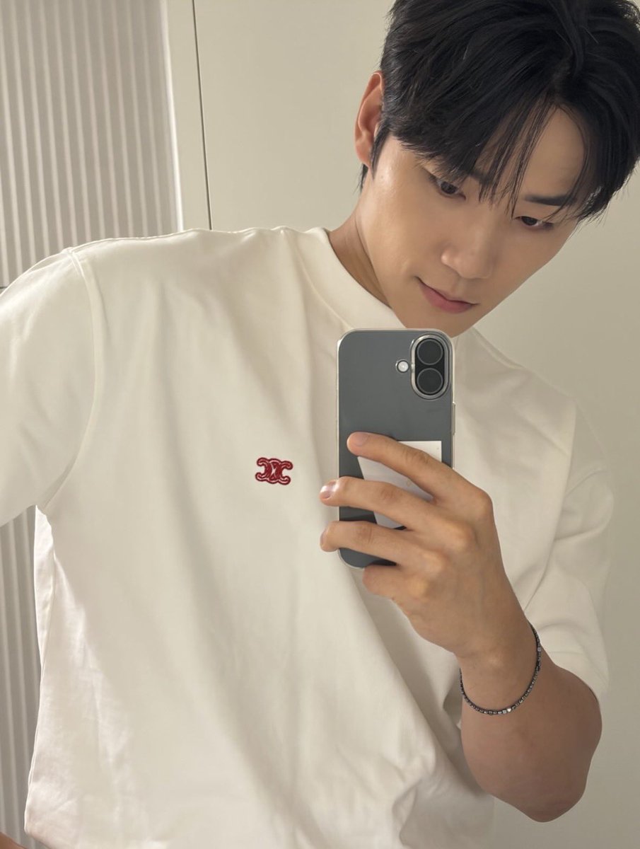 romizhome's tweet photo. 자율배식견 드디어 돌아옴 밥 많이줘야지 https://t.co/3eAeRD3ZHg