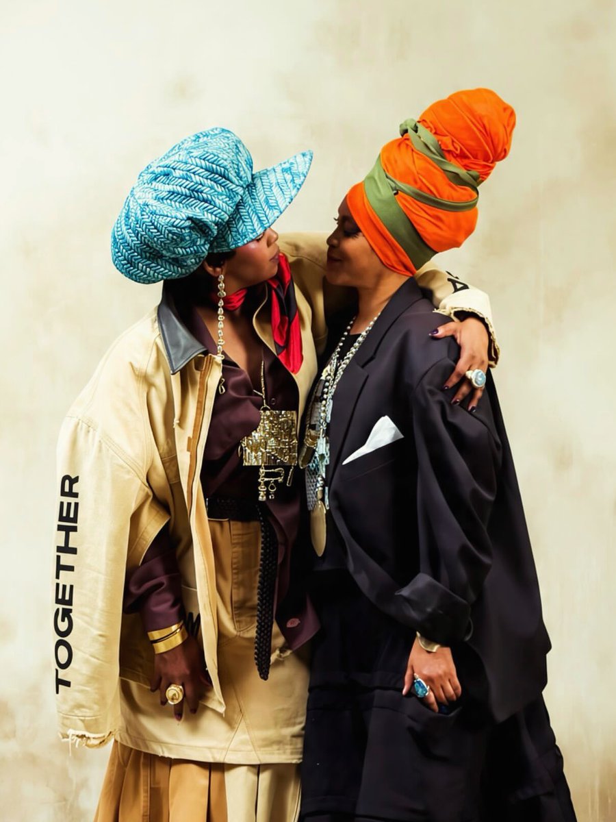 CoededMarshall's tweet photo. Ms. Lauryn Hill &amp; Erykah Badu ❤️ https://t.co/GLLuEF57j9