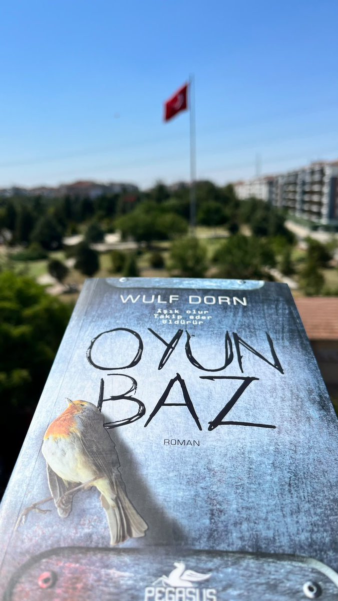 VOcmaz's tweet photo. Güç duada gizlidir...
#kitap #roman #günaydın https://t.co/7IyqDzhWtN