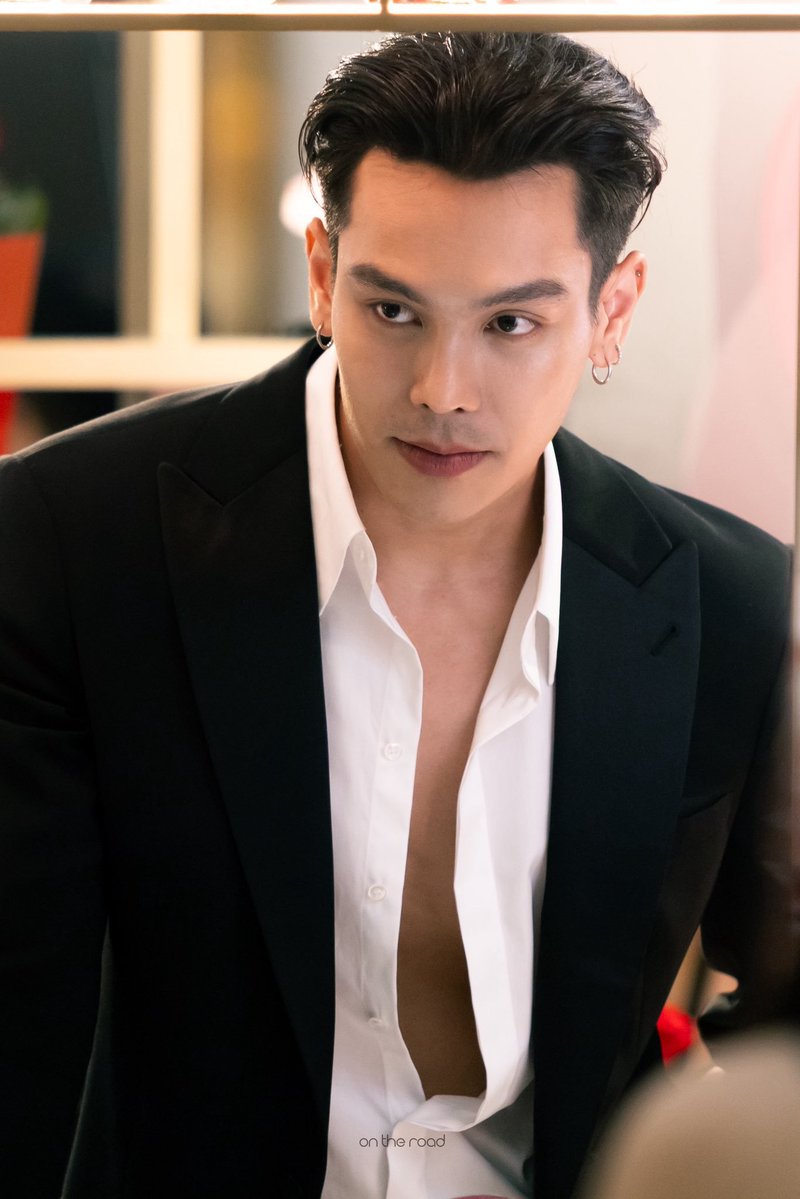 FH666's tweet photo. ลุคไม่ยอมหย่า https://t.co/RfqfksmB7a
