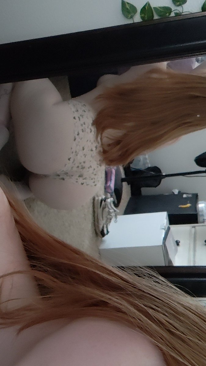sorn0e's tweet photo. ginger looks good with pierced tits https://t.co/UxzFSm3rNV