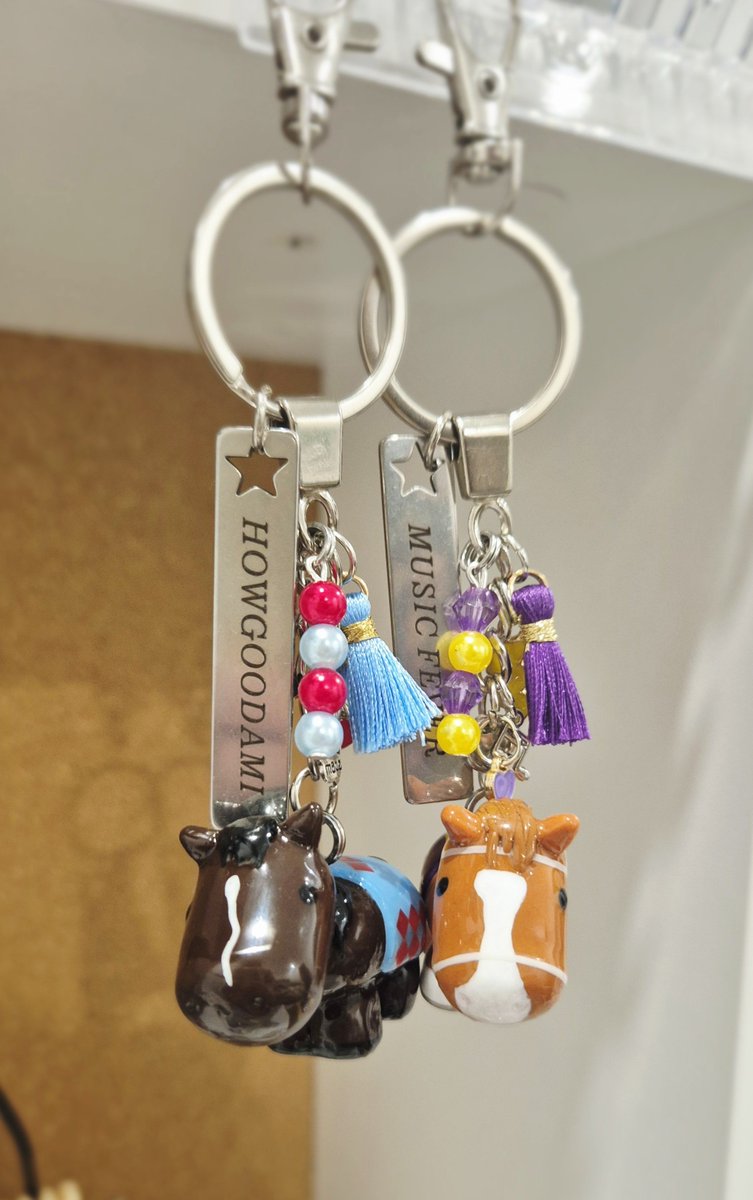 TracksideCharms's tweet photo. Father's Day is coming up! 🏆 

Give him his very own champion, the horse he owns, followed, or backed for a big win.

🐴 Handmade from scratch
🐴 Fully customised to you and your silks
📦 Australia-wide shipping

📩 DM to order before Father's Day! https://t.co/RVpQ6GF2wB