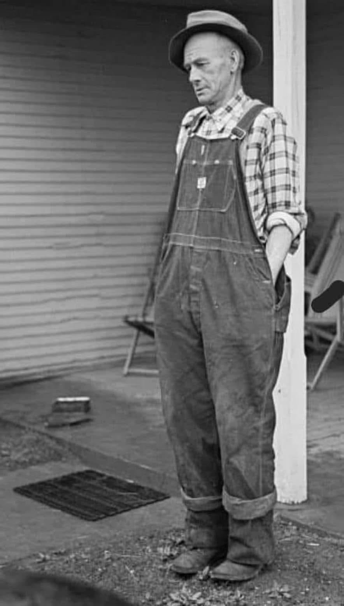 BabyD1111229's tweet photo. I needed to hear this today 💖

A pastor asked an older farmer, decked out in bib overalls, to say grace for the morning breakfast.

"Lord, I hate buttermilk", the farmer began. The visiting pastor opened one eye to glance at the farmer and wonder where this was going.
The farmer loudly proclaimed, "Lord, I hate lard." Now the pastor was growing concerned.

Without missing a beat, the farmer continued, "And Lord, you know I don't much care for raw white flour". The pastor once again opened an eye to glance around the room and saw that he wasn't the only one to feel uncomfortable.

Then the farmer added, "But Lord, when you mix them all together and bake them, I do love warm fresh biscuits. So Lord, when things come up that we don't like, when life gets hard, when we don't understand what you're saying to us, help us to just relax and wait until you are done mixing. 

It will probably be even better than biscuits. Amen."

Within that prayer there is great wisdom for all when it comes to complicated situations like we are experiencing in the world today.

Stay strong, my friends, because our LORD is mixing several things that we don't really care for, but something even better is going to come when HE is done with it. 
💝💝💝💝💝💝💝💝💝💝💝