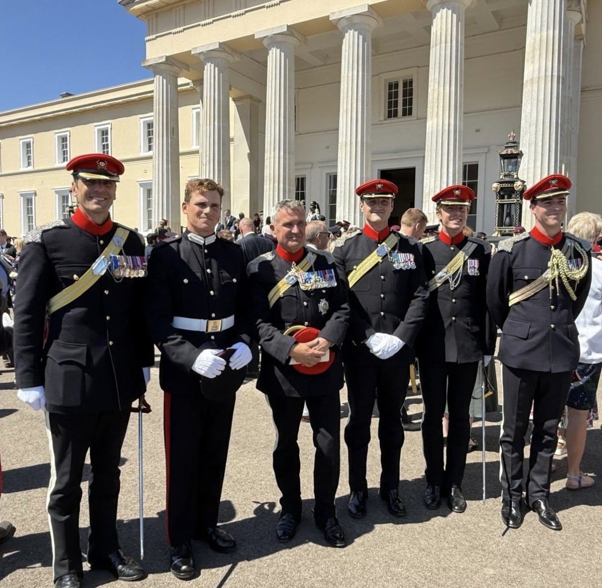 RoyalArmdCorps's tweet photo. Commission.
Congratulations to 2Lt Elwood, newly commissioned into The Royal Lancers (Queen Elizabeths' Own).
We wish him luck on the Armoured Cavalry Troop Leaders' Course, and look forward to seeing him at the Regiment shortly.
#cavalry #orglory #FindandDestroy #army https://t.co/YIJhoeksV0