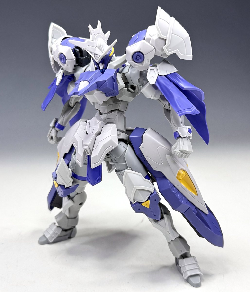 hobbyseidai's tweet photo. 騎士の肩は大きい方がいいと古事記にあった。 https://t.co/zhLe3gMVzA