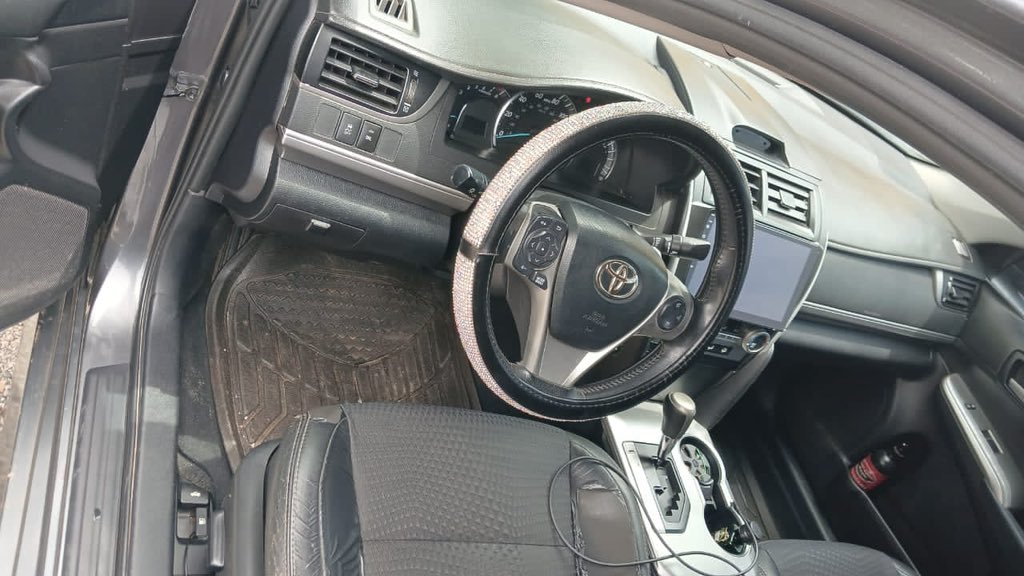 Dextrousrides's tweet photo. 2013 Toyota Camry Sport with 4plugs engine.

Key start, leather seats, 💯 Untempered system.

Price: N8.8m 
Location: Lifecamp, Abuja https://t.co/aoVScBpaA0