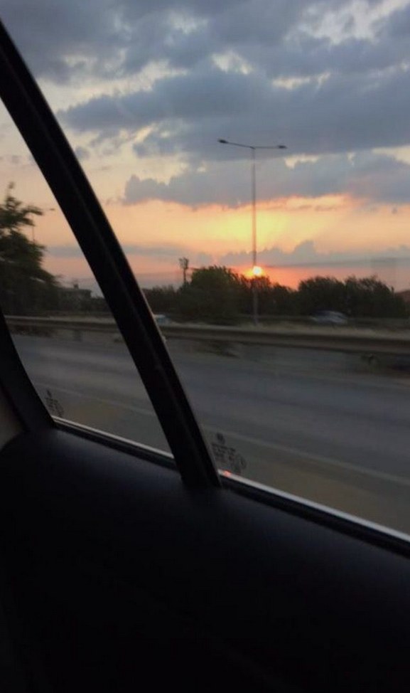 funnyjoker00's tweet photo. Listening to soul on a train through Lisbon is a core memory now. (Lê T. Mai) https://t.co/3WTxcitE4D