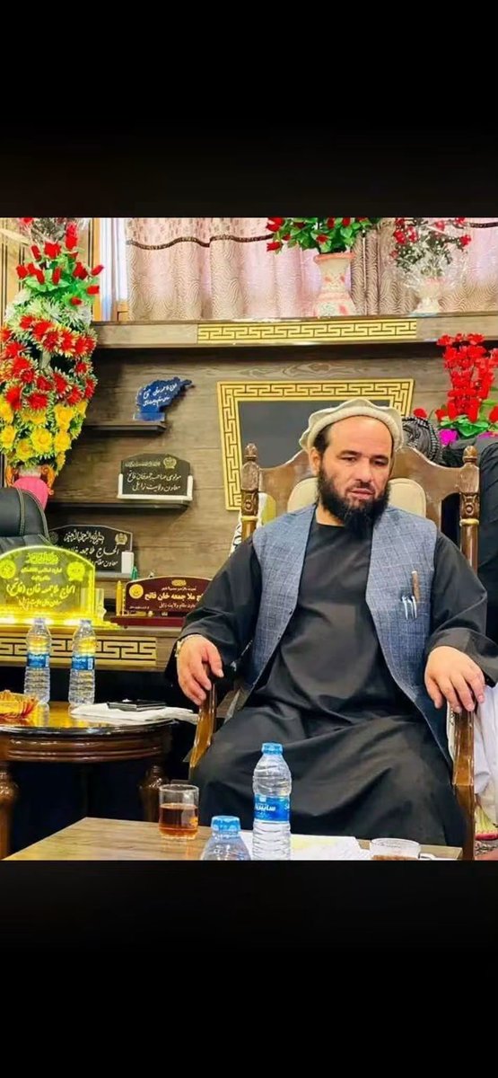 ol8ae's tweet photo. نه فاتح و، نه خان و، نه قهرمان؛ خاتمه ېې بې ایمانه او خرابه شوه. د نظام له صبر، شفقت او زغم څخه یې د ځان کمال او شخصي شهرت جوړ کړ. فکر یې کاوه چې دا نرمي به د ده قوت وي، خو نه پوهېده چې د نظام زغم کمزوري نه ده.

څوک چې د نظام له حوصلې او مصلحته ناسمه استفاده کوي، بالاخره به https://t.co/FIxXGZwSmC