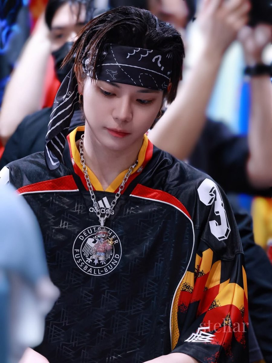 starfess's tweet photo. -star bandana ohyul will always be my fav! https://t.co/JFDVmngm7H