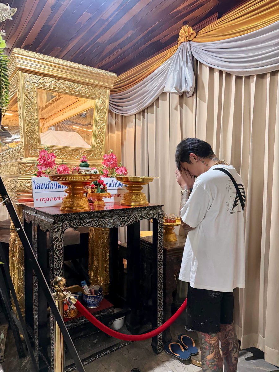 TopJamese2ly's tweet photo. กราบขอพร หลวงพ่อเปิ่น ฐิตคุโณ วัดบางพระ สาธุครับ🙏🏻❤️‍🔥😇 https://t.co/xzcBR7WzPH