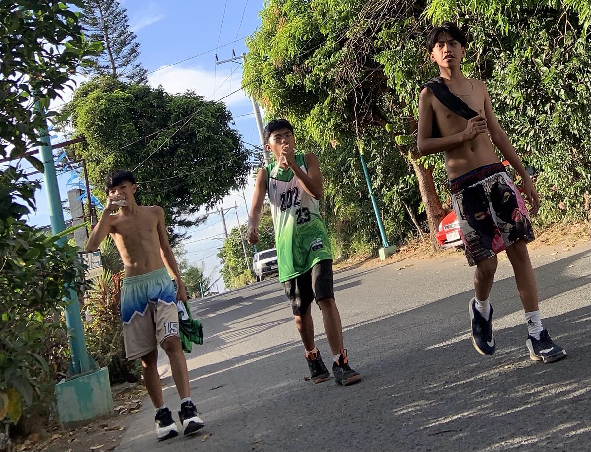 stolenshots25's tweet photo. Kakatapos lang maglaro Ng basketball Ang mga baget, naghubad na Ng damit Yung dalawa.
#stolenshots #shirtless #shirtlessboy #boys #bagets #youngboys #sexyboys https://t.co/A2NOIdTs7W