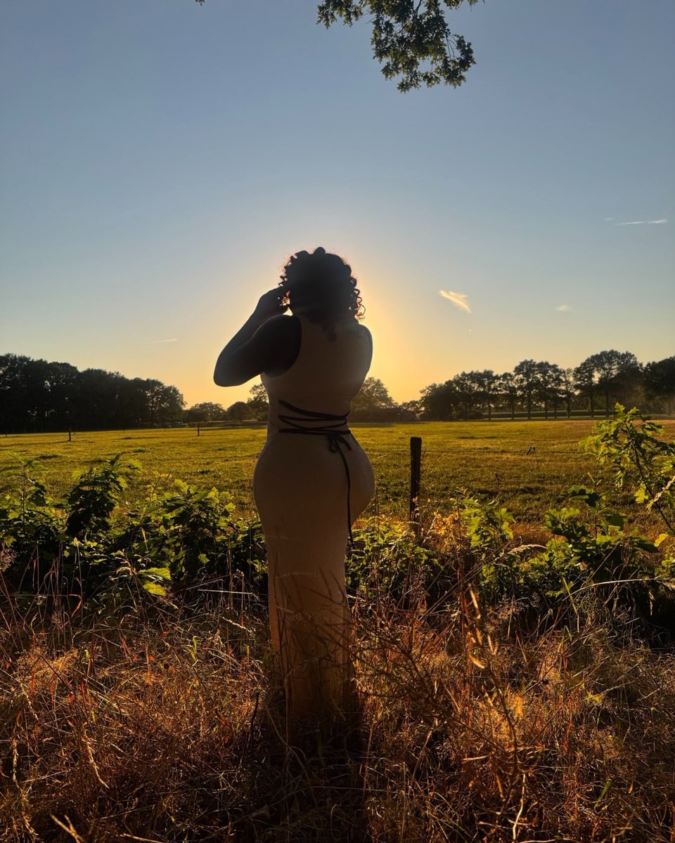 MBU's tweet photo. Since you know your stars, ono ani? 👀 https://t.co/DZpwBJRsWk