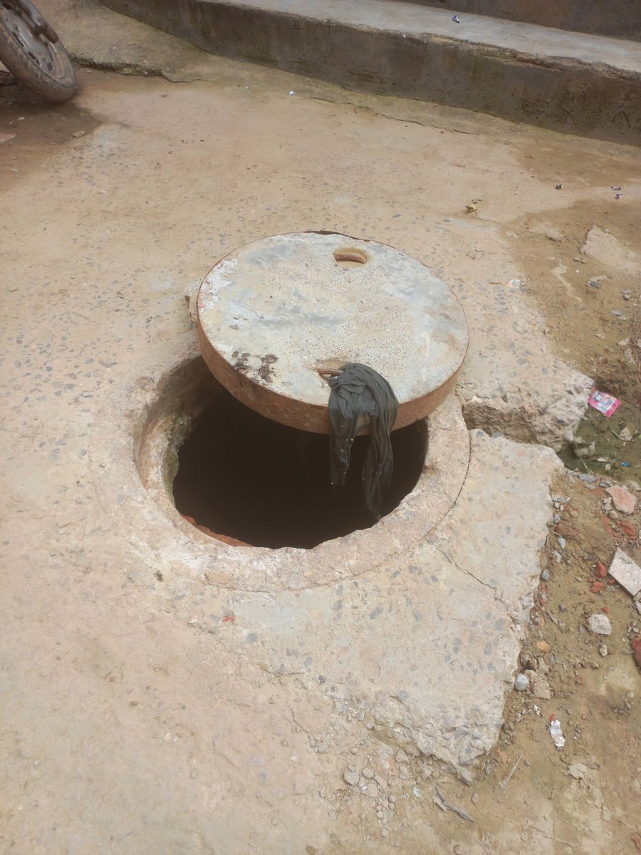 sunil70181's tweet photo. @MunCorpGurugram @mcgurgaon 
 If children, the elderly, or pedestrians were to fall in, they could sustain injuries or even lose their lives; furthermore, the foul odor and mosquitoes could lead to the spread of diseases. Please take the necessary steps to have this repaired. https://t.co/kNsvTArN2s