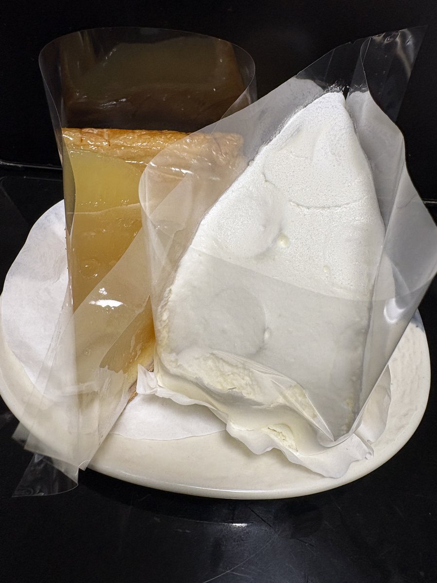 panda965's tweet photo. 写真とって上げるの忘れてた、ケーキ食べたょょょ https://t.co/znTZ6HuMDT