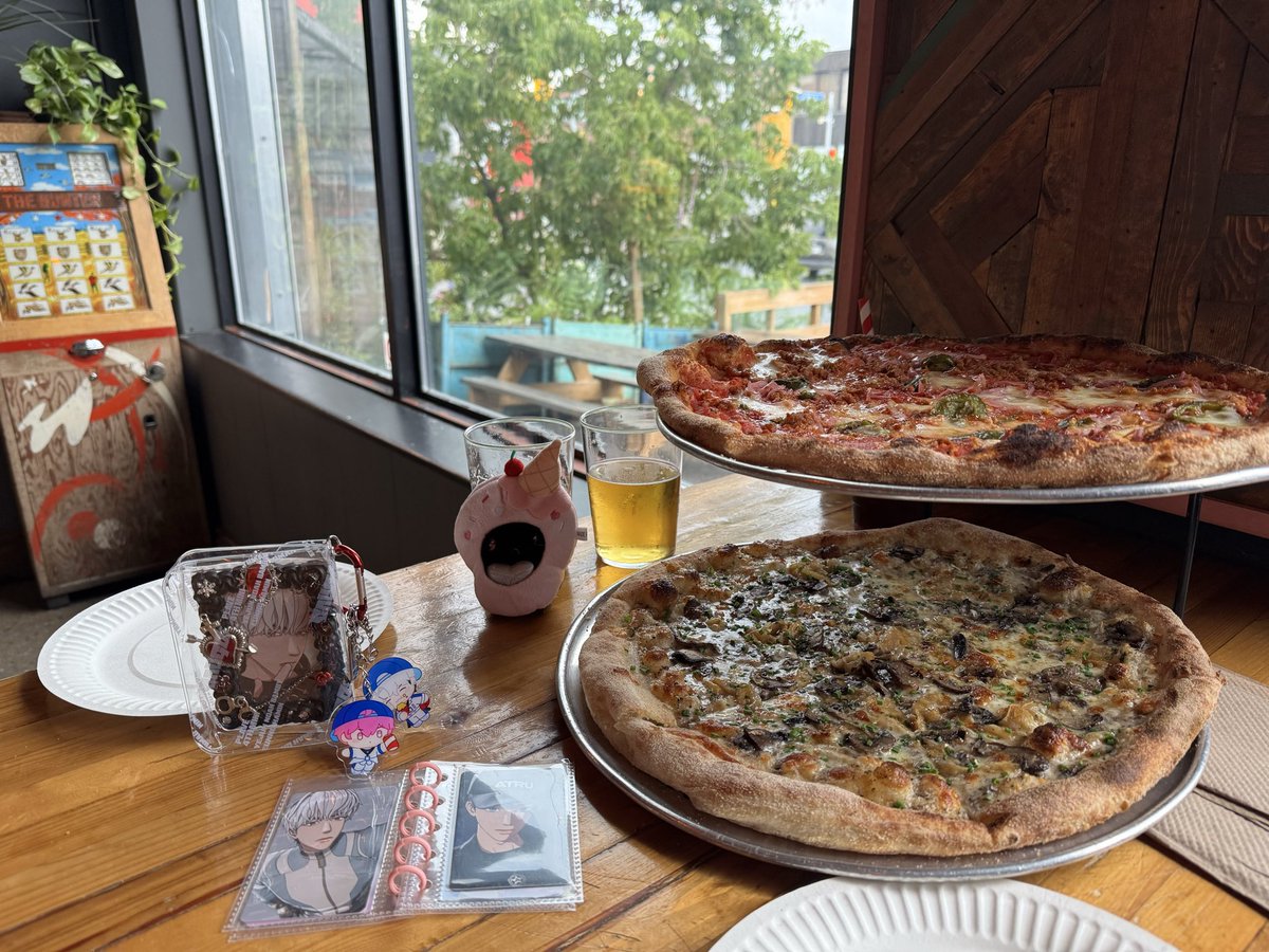Apple_Do0312's tweet photo. 댕댕즈 피맥파티🍕
🐶🐶💙❤️ 재밋당 https://t.co/VRH9bunyr3