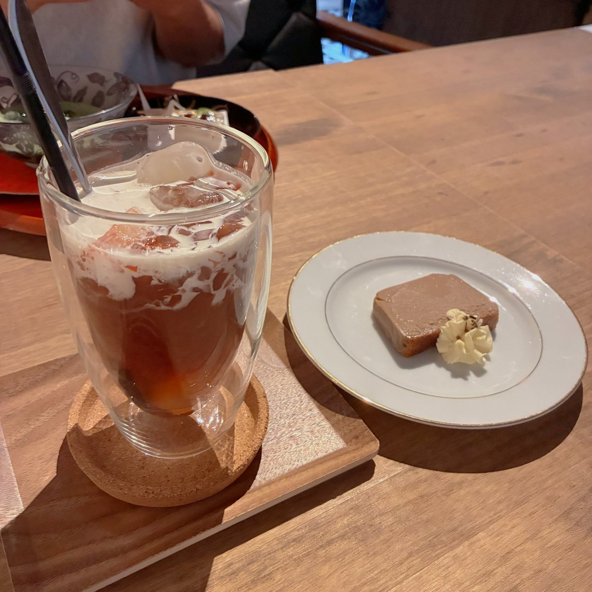 Kohaku_sena's tweet photo. あまりにも疲労が凄すぎたから義両親に子ども預けて旦那さんとふたりでカフェでゆっくり🫠
日本家屋を改装したいいカフェ見つけたからまた来たいなあ🫶🏻  ̖́-

帰ったら義両親とみんなでご飯だから準備頑張ろう💪💪 https://t.co/5yhq2FkXxz
