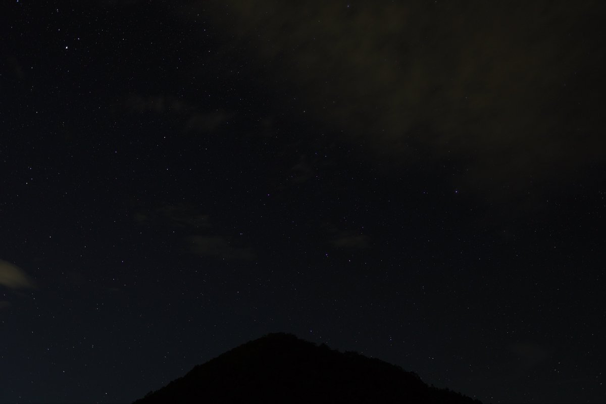 Anyo_apex's tweet photo. ペルセウス座流星群は撮れなかったけど
綺麗な星空が撮れたから供養。 https://t.co/cdsNZ3WR8B