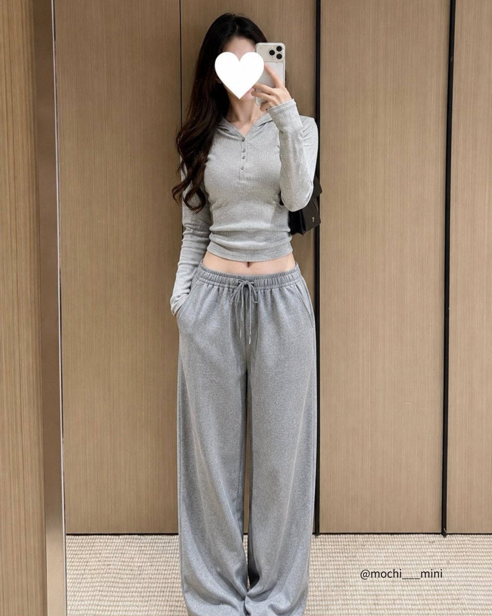 mochi___mini's tweet photo. UNIQLOのフーデッドリブTまーーじ激かわ‼️
着心地最高だし🥧盛れて1,990円とか全色買い https://t.co/HhzYTgneXS