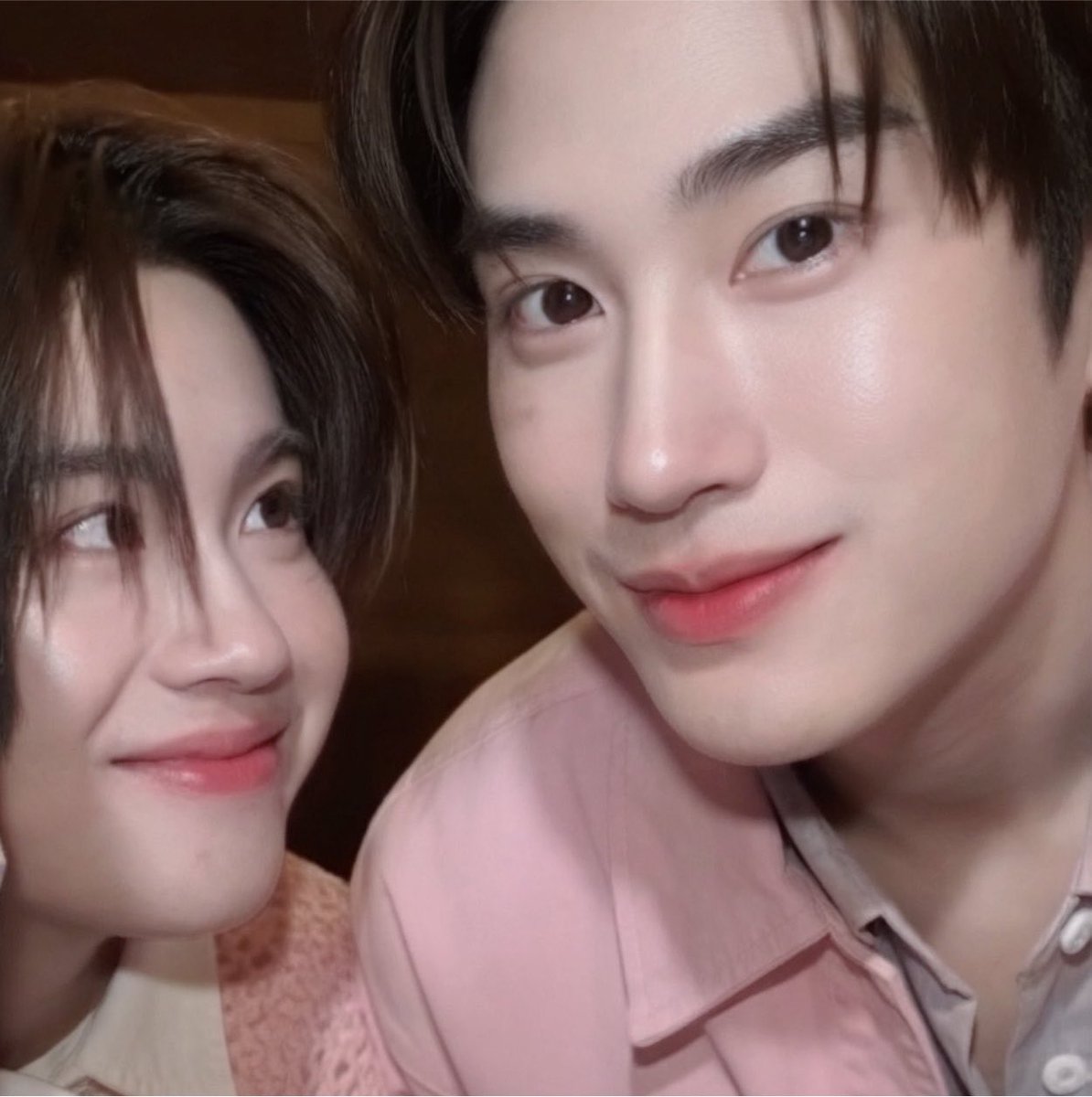 hennessq_'s tweet photo. โลกไปถึงไหนแล้ว เค้ายังอยู่นี่ https://t.co/O5561CMju9