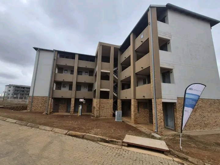 HLALABEMNAKA's tweet photo. @Simon_Sithole20 ncomani okuhle okwenziwa yi ANC https://t.co/lpHeJDoLY8