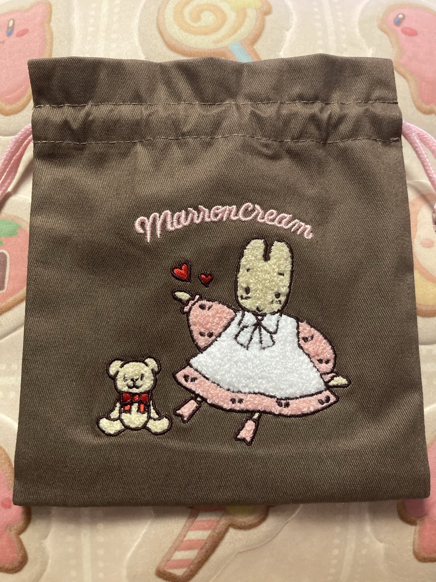 darkprincess641's tweet photo. ブルーブルーエさんのマロンちゃんの巾着！
1番欲しかったのが残ってた😳
天才かわいい本当すきすぎるデザイン🫶

（いうまでもなく他は何も残ってませんでした）

#マロンクリーム https://t.co/v5CQI5tHNR