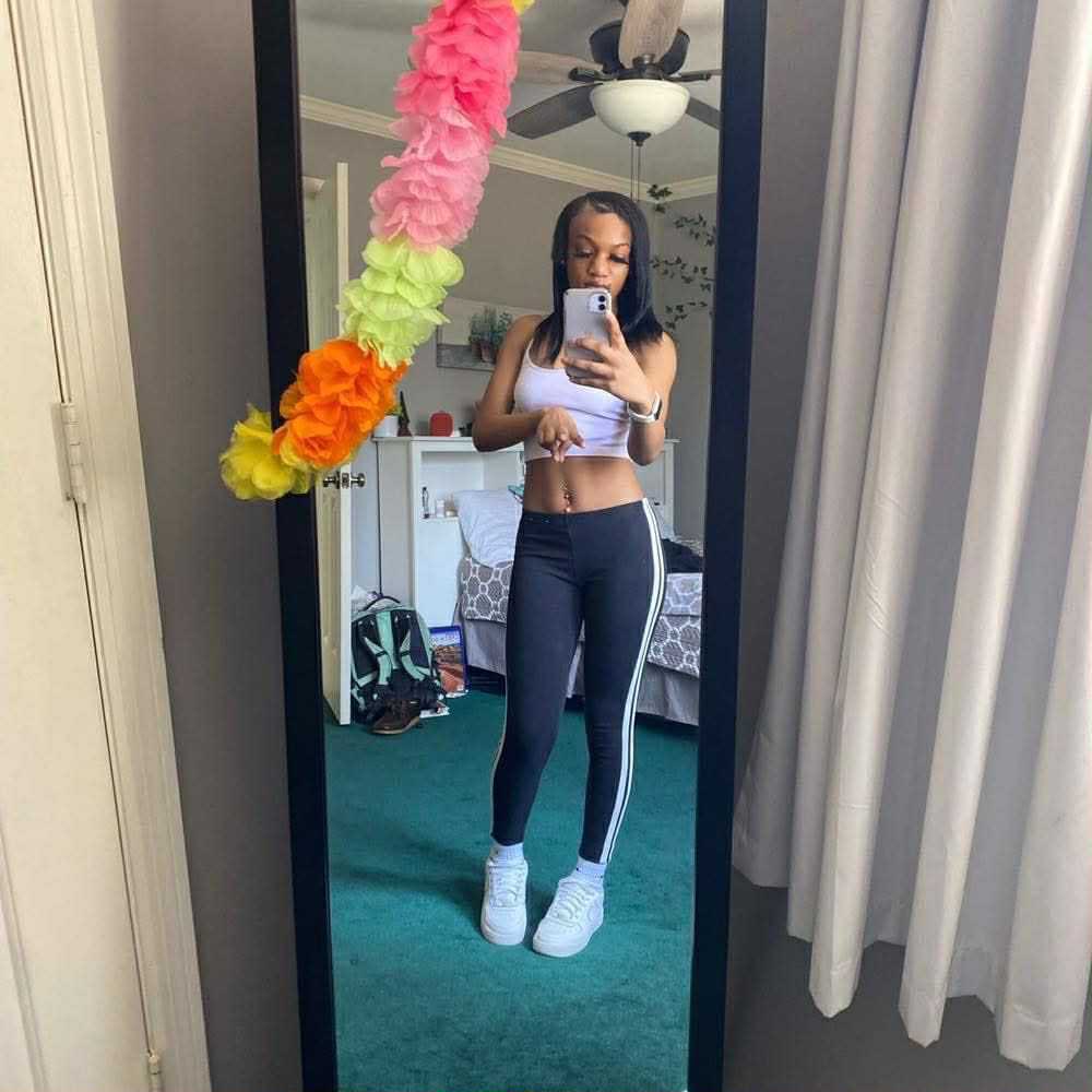 FreakyGirlKey1's tweet photo. My Facebook vs my twitter 🌸💦 https://t.co/q74uhwMgCC