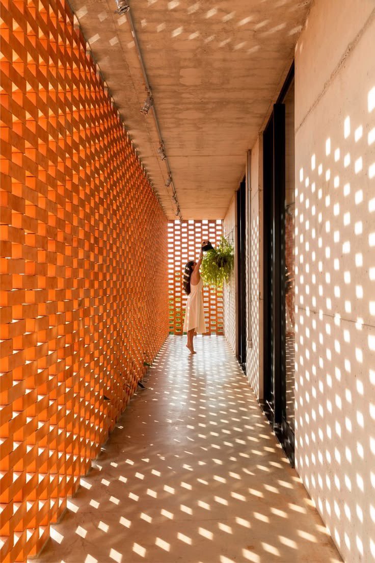 TopeDada17's tweet photo. Terracotta screens filter sunlight into beautiful patterns https://t.co/9mY8DS2OV8
