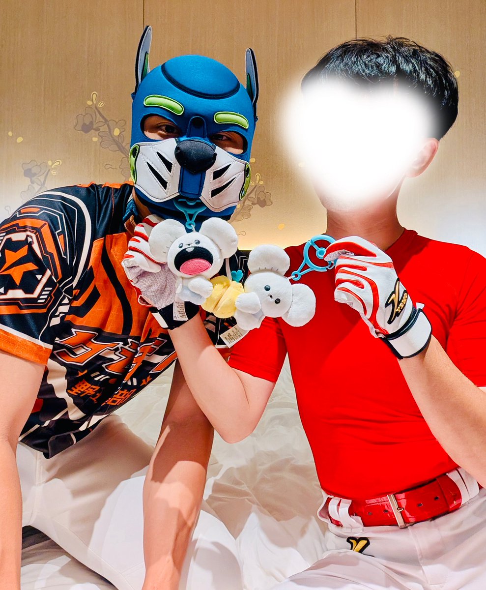call1069's tweet photo. (補Po文不准譴責！）
跟男友/主人的第八年紀念日！
不知不覺就八年了
感覺時間過得好快
剛認識的時候都還是大學生
首先謝謝主人八年對比得的照顧
（以後不口以再說好麻煩好累好懶！）
也要謝謝主人體諒比得工作上比較忙
很開心可以跟主人走在一起
往後麻煩主人繼續照顧比得了❤️

主人：@MasterBait87 https://t.co/waknmZ1Do1