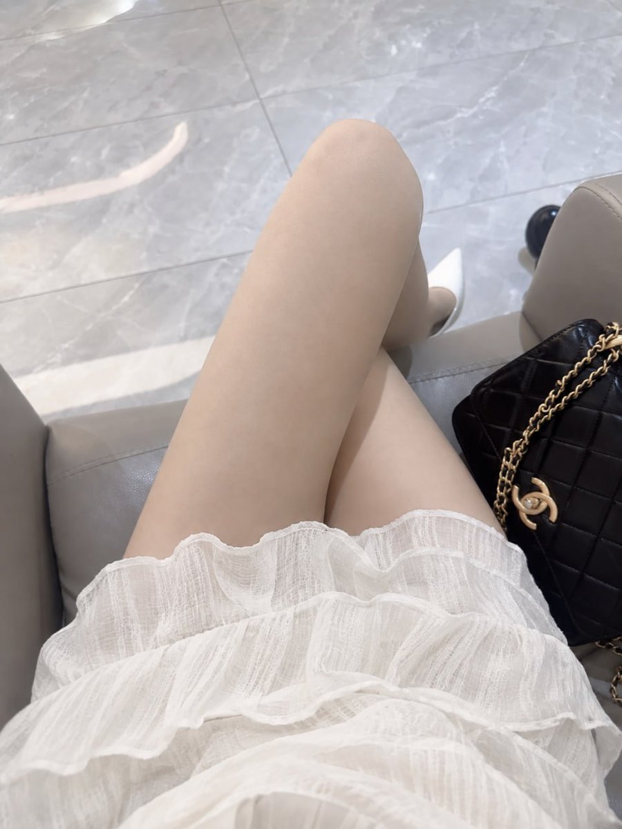 Cuminmouth_xx's tweet photo. 即使是孩子的妈妈了，也不能亏待了自己，有时候美不止是给别人看的，更是给自己看的…
今天逛街会很久，玩个小游戏吧。现在起私信的给位置，当面把内内送给粉丝，在线等… https://t.co/TMaA4k2ddp