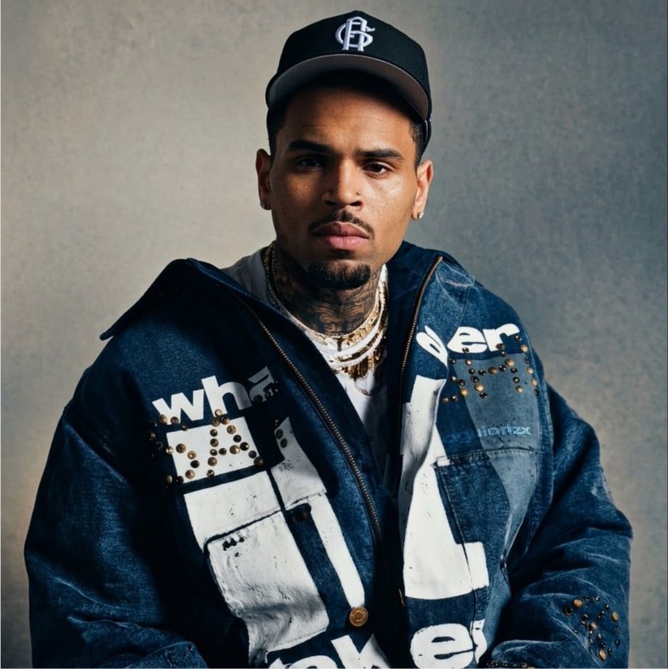 TheePopCore's tweet photo. Chris Brown is currently the No. 1 trending topic on X/Twitter in the United States following tonight’s Toronto stop of The R&amp;B Tour. https://t.co/s5SixjK2rP