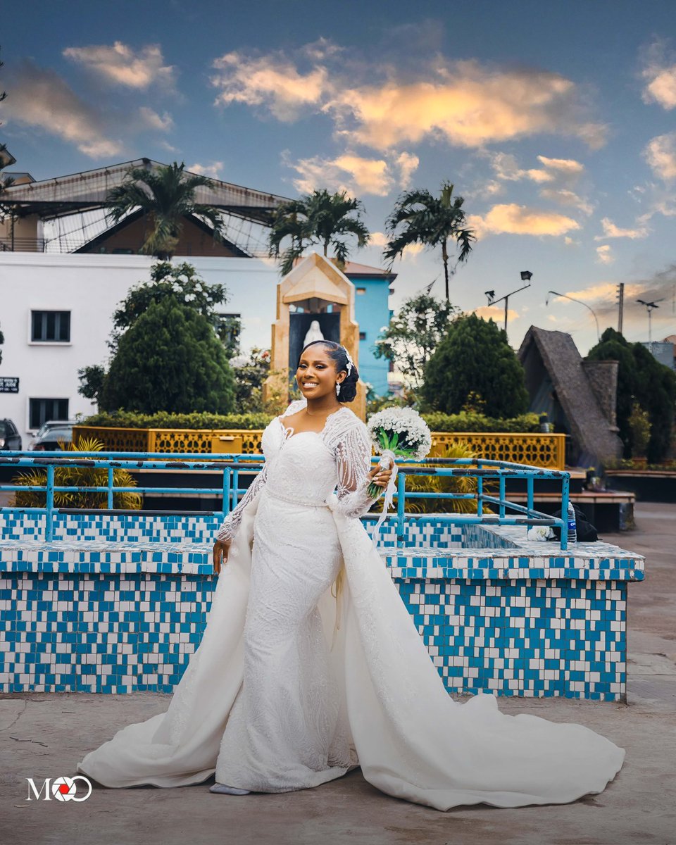 _kachiie's tweet photo. God’s design ♾️ 
#ourgoldeninfinity #lagoswedding #churchwedding https://t.co/MwkDql0ZHL