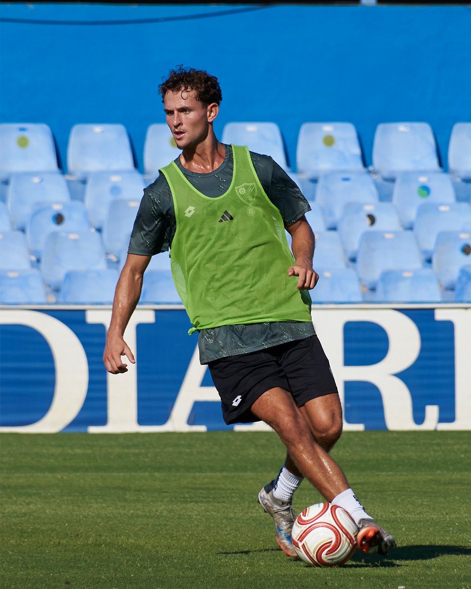 Linares_Dptvo's tweet photo. 💙 Nuestros chicos siguen dándolo todo para llegar preparados al próximo amistoso. ⚽

Poco a poco, seguimos sumando.

#ADN23700 https://t.co/FvXGqI41fs