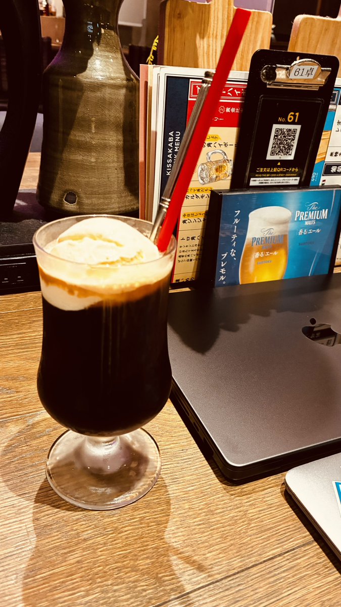 HorioWorks's tweet photo. 美容師を長く続けていると、
「今さら新しいことなんて」と思う瞬間がある。

でも、逆です。

10年、20年かけて積み上げた経験は、
新しいことを始めるときのハンデじゃない。

全部、使える資産です。

美容師として積み上げたものを、
美容室の中だけで使う必要はない。

#美容師
#美容師のキャリア https://t.co/zXHJDFExVM