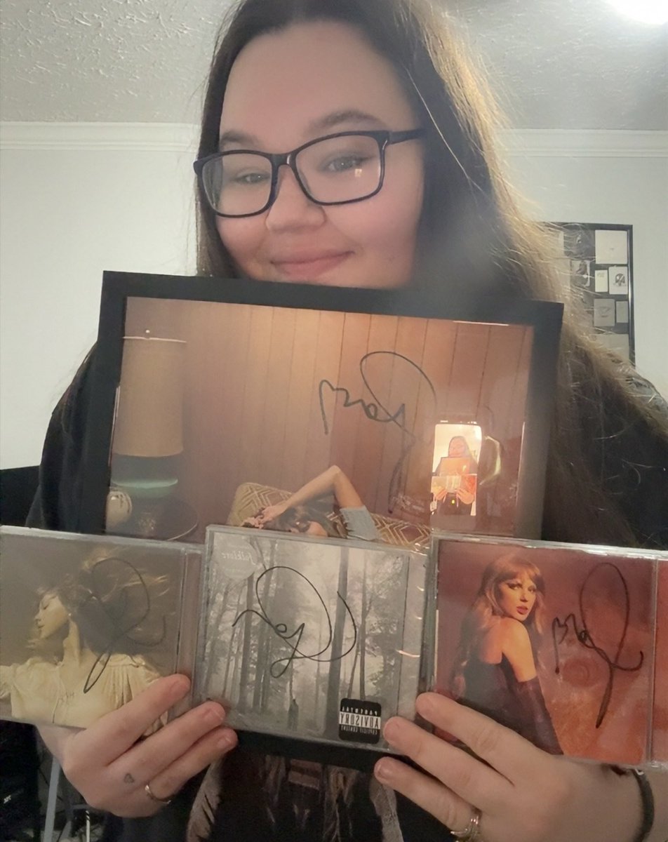 byebyebailey13's tweet photo. Happy #SwiftDay !!!!! @taylorswift13, your music has impacted my life so much, from bringing me joy during the good times to bringing me great comfort in the sad times ❤️ Grateful to be apart of this community every day 🫶 @taylornation13 https://t.co/fJqZuX859a
