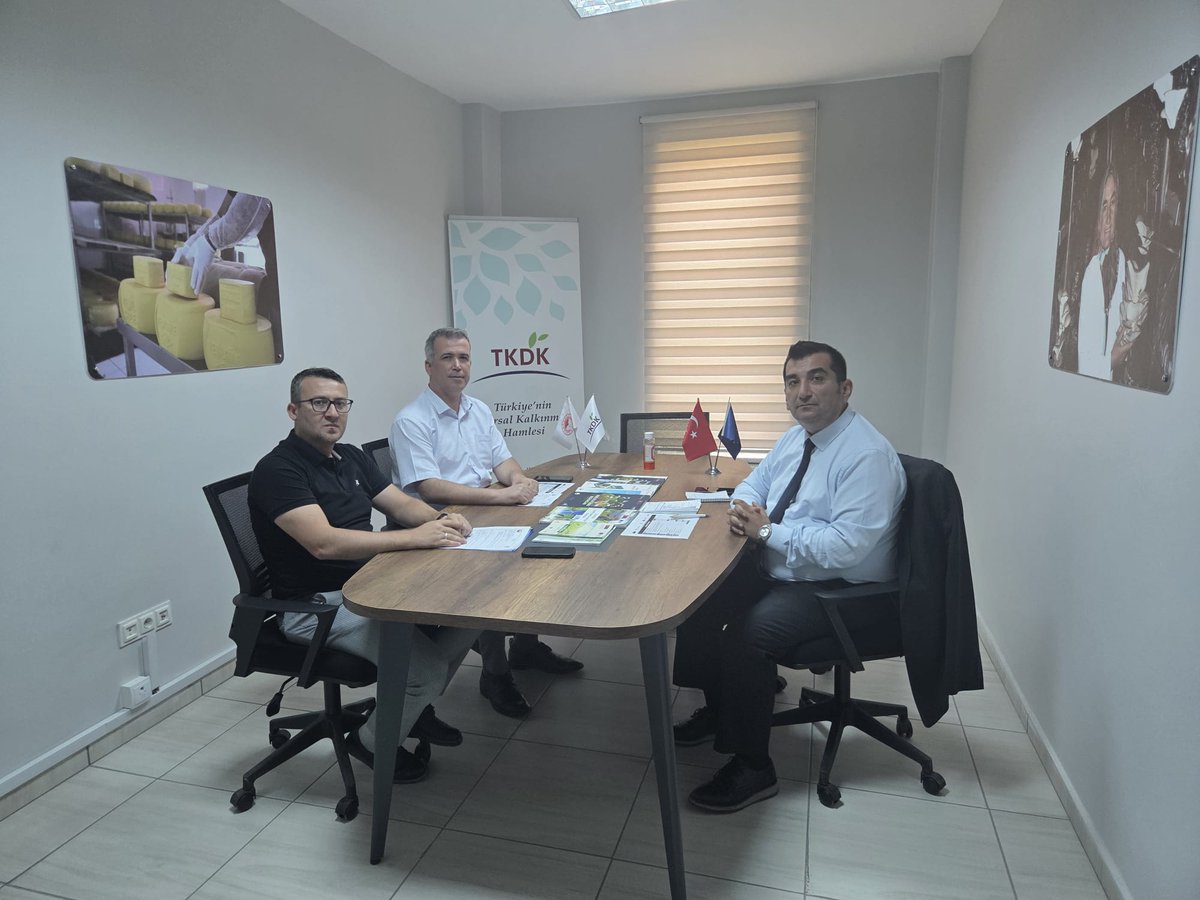 tkdkbilecik's tweet photo. Müjdat Polat Bilecik İl Özel İdaresi Destek Hizmetleri Müdürü ile Bilecik İl Özel İdaresi Genel Sekreter Yardımcısı Can Doğan ile M6 tedbiri hakkında karşılıklı görüş alışverişinde bulunduk.

#TKDK #Bilecik https://t.co/RSSib6xOlu