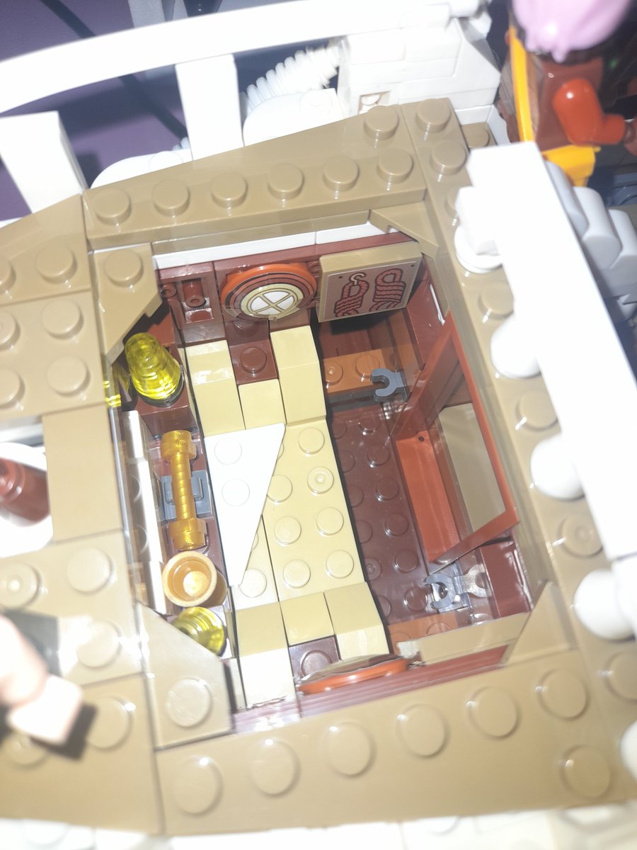 artune_22's tweet photo. Some parts I can actually take off which is quite interesting.....so I can peek inside the lego https://t.co/s1sIonoqyt